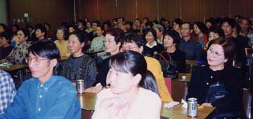 講演会での笑顔