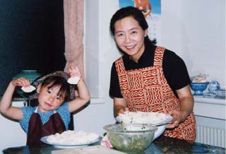 飯塚允子さん;